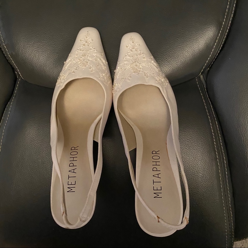 NWOB Metaphor slingback heels